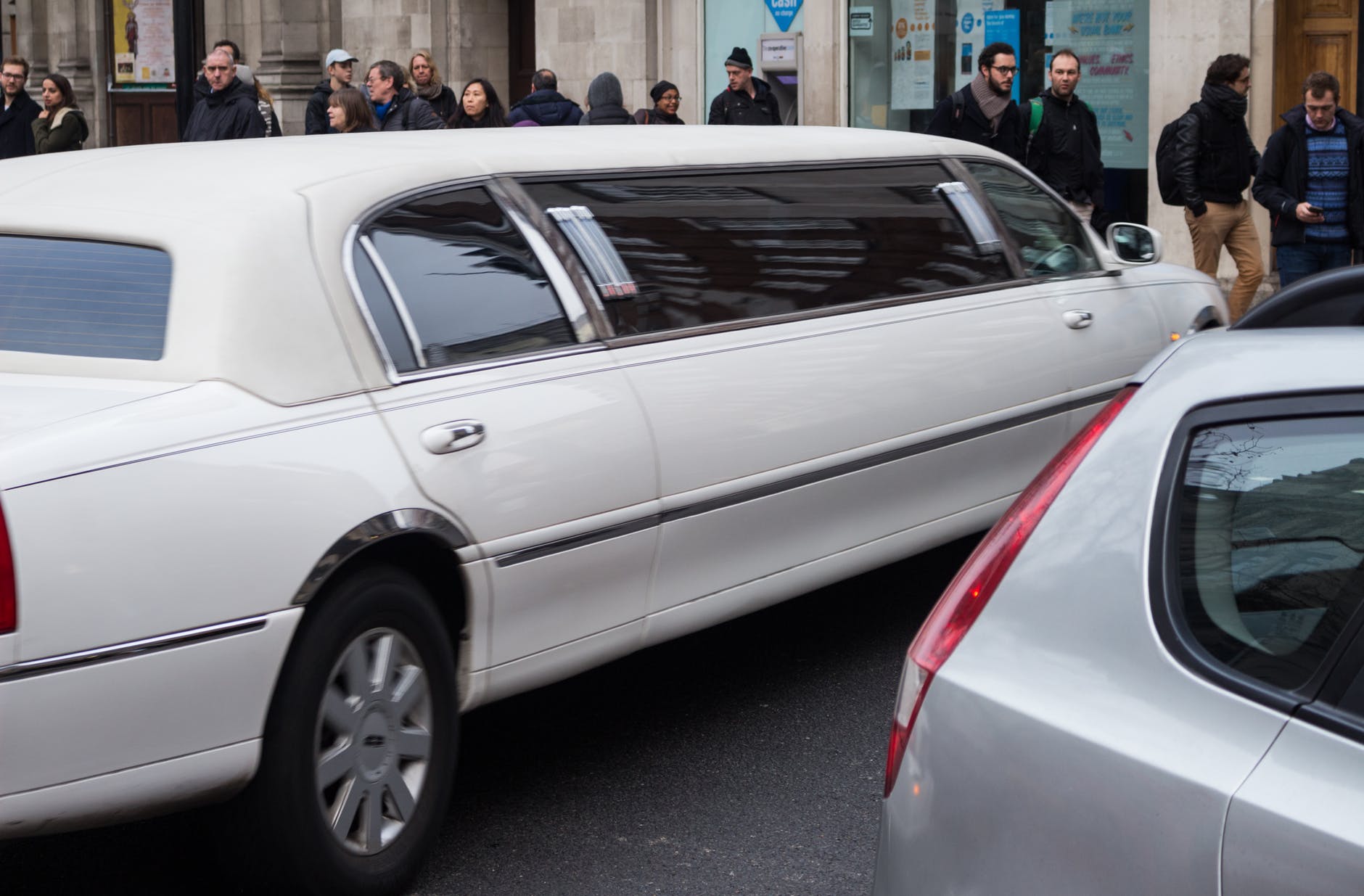 Why Consider Limo Services For Your Trip